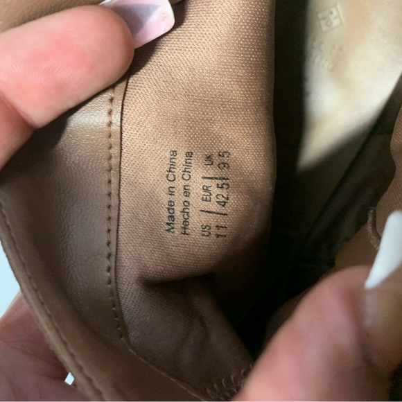 Tan suede boots, gold under heel - Picture 5 of 5